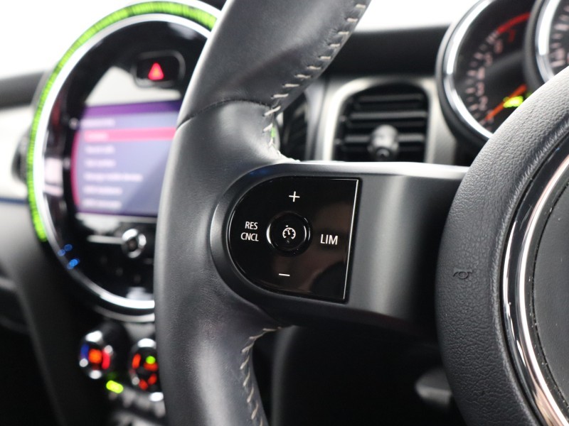 2022 (72) MINI HATCHBACK 1.5 Cooper Exclusive 5dr Auto 5138442