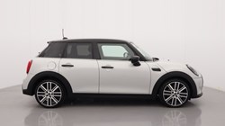 2022 (72) MINI HATCHBACK 1.5 Cooper Exclusive 5dr Auto 5138401