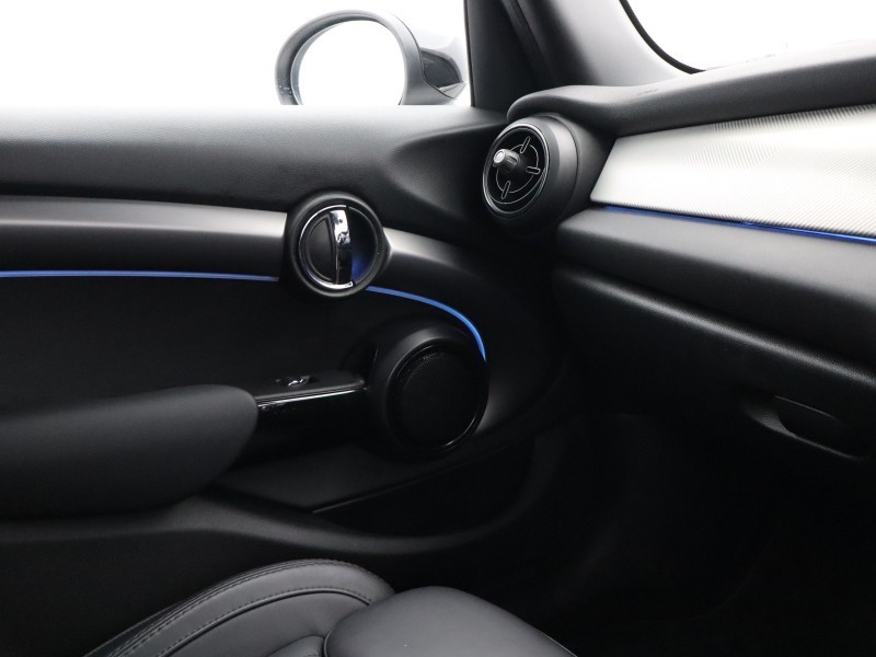 2022 (72) MINI HATCHBACK 1.5 Cooper Exclusive 5dr Auto 5138427