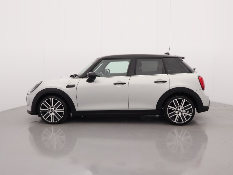 2022 (72) MINI HATCHBACK 1.5 Cooper Exclusive 5dr Auto 5138397