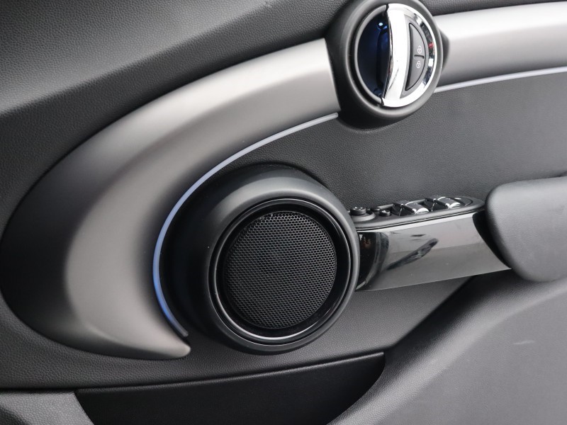 2022 (72) MINI HATCHBACK 1.5 Cooper Exclusive 5dr Auto 5138447