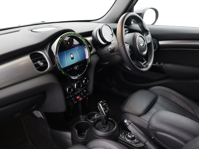 2022 (72) MINI HATCHBACK 1.5 Cooper Exclusive 5dr Auto 5138418