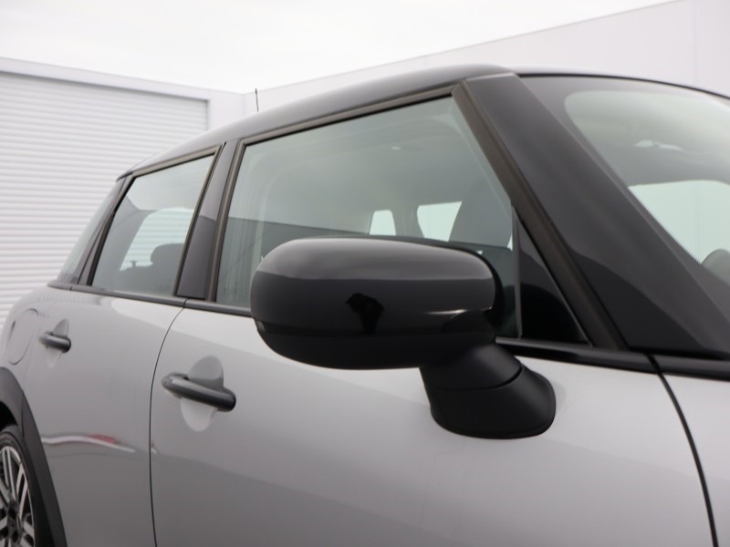 2024 (74) MINI COOPER 1.5 C Classic 5dr Auto 5091301