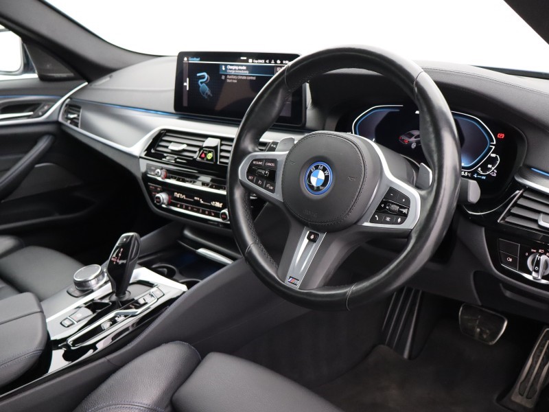 2023 (23) BMW 5 SERIES 530e M Sport 4dr Auto 5125096