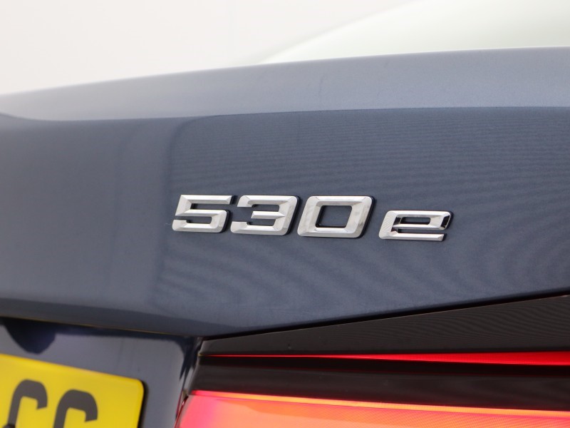 2023 (23) BMW 5 SERIES 530e M Sport 4dr Auto 5125084