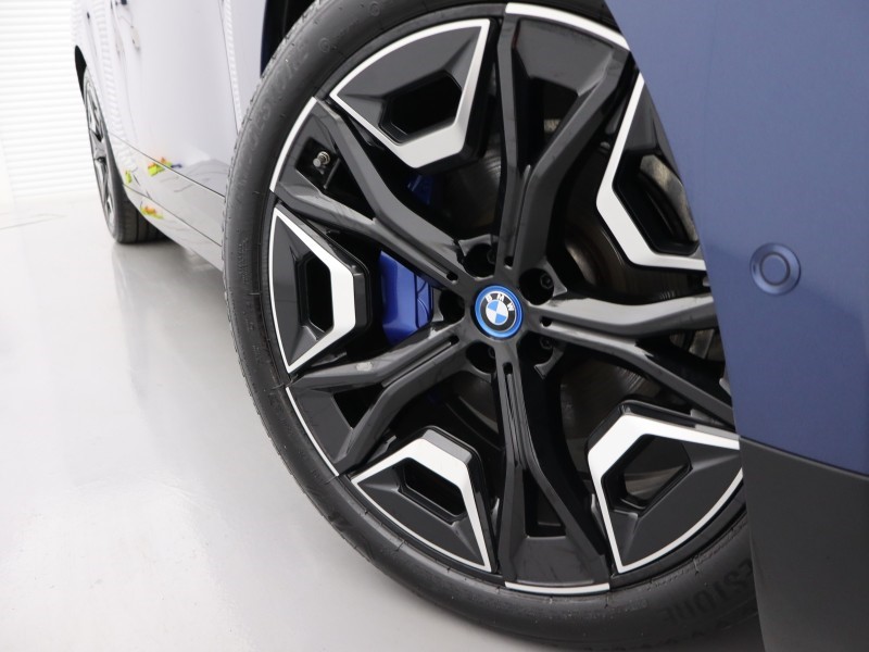 2023 (73) BMW iX 240kW xDrive40 M Sport 76.6kWh 5dr Auto 5138236