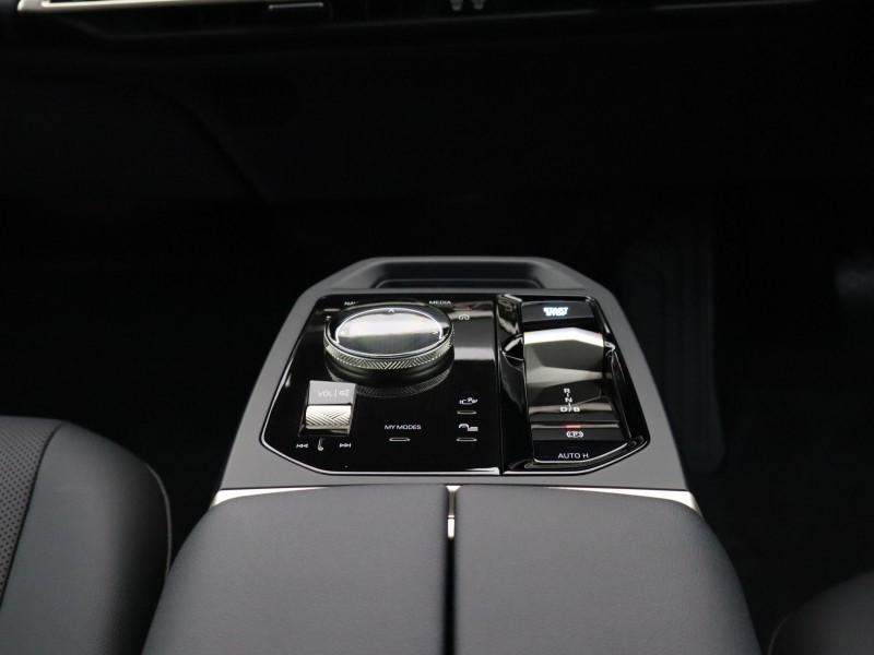 2023 (73) BMW iX 240kW xDrive40 M Sport 76.6kWh 5dr Auto 5138248