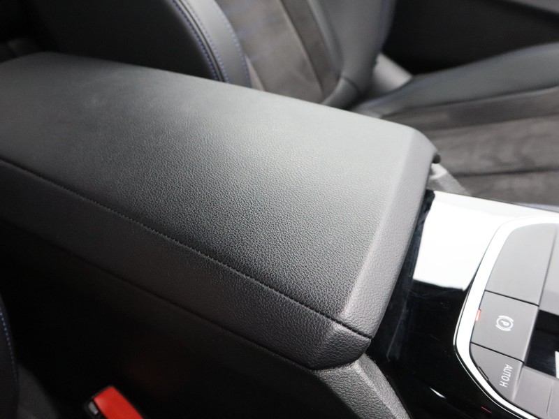 2023 (73) BMW 2 SERIES 220i M Sport 2dr Step Auto 5159590