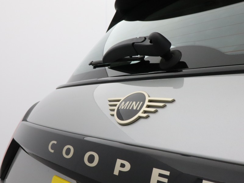 2024 (24) MINI COOPER 2.0 S Classic 3dr Auto 5146114