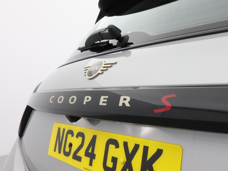 2024 (24) MINI COOPER 2.0 S Classic 3dr Auto 5146115