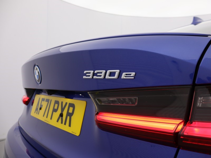 2021 (71) BMW 3 SERIES 330e M Sport 4dr Step Auto 5139696