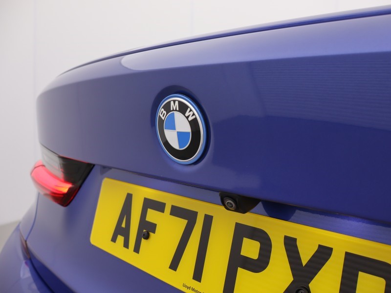 2021 (71) BMW 3 SERIES 330e M Sport 4dr Step Auto 5139697