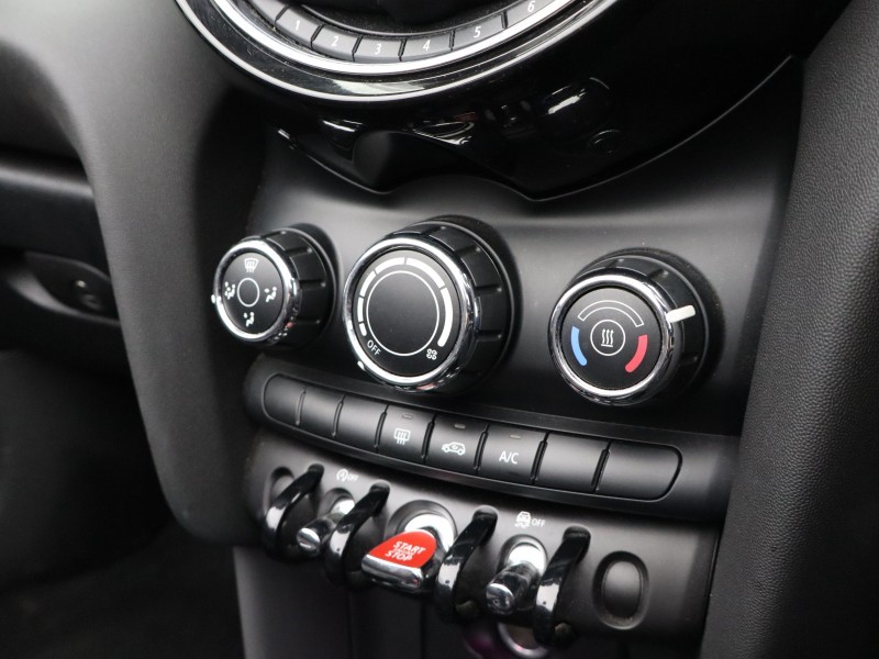 2020 (70) MINI CONVERTIBLE 1.5 Cooper Classic II 2dr Auto 5170977