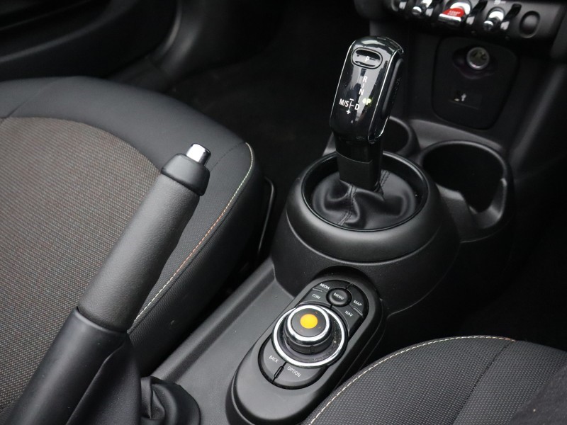 2020 (70) MINI CONVERTIBLE 1.5 Cooper Classic II 2dr Auto 5170975