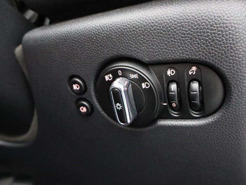 2020 (70) MINI CONVERTIBLE 1.5 Cooper Classic II 2dr Auto 5170949