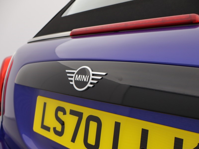 2020 (70) MINI CONVERTIBLE 1.5 Cooper Classic II 2dr Auto 5170932