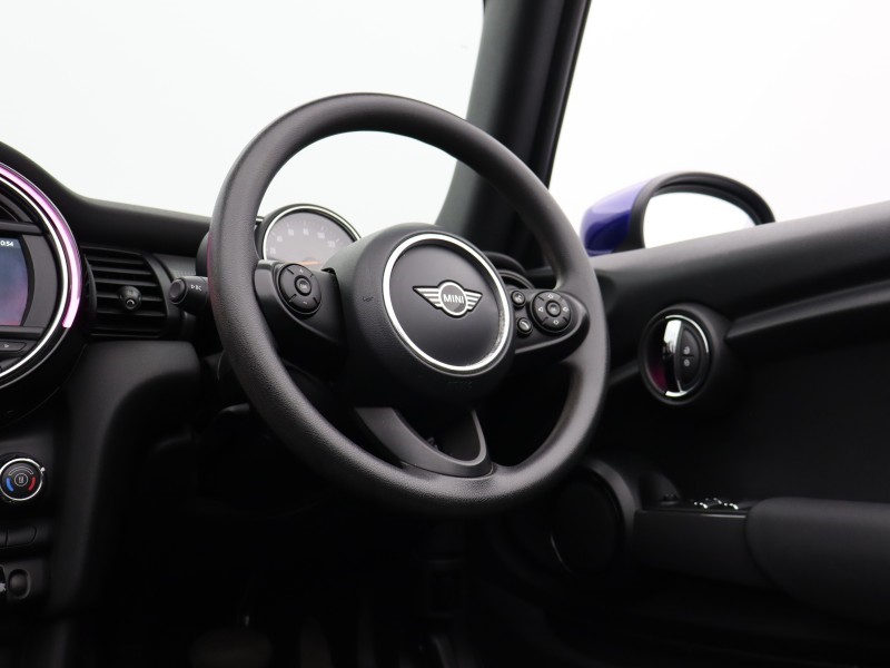 2020 (70) MINI CONVERTIBLE 1.5 Cooper Classic II 2dr Auto 5170952