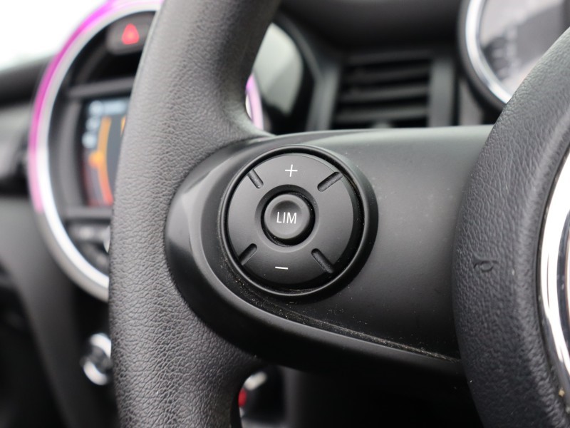 2020 (70) MINI CONVERTIBLE 1.5 Cooper Classic II 2dr Auto 5170960