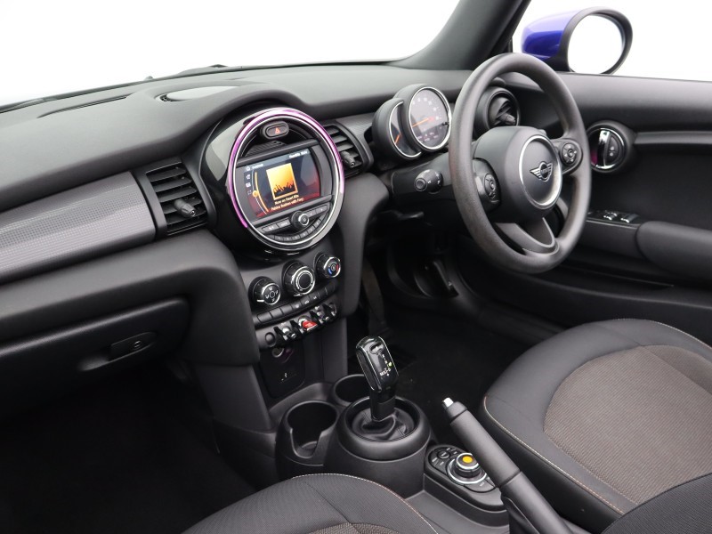 2020 (70) MINI CONVERTIBLE 1.5 Cooper Classic II 2dr Auto 5170954