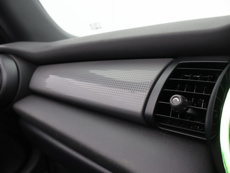 2020 (70) MINI CONVERTIBLE 1.5 Cooper Classic II 2dr Auto 5170968