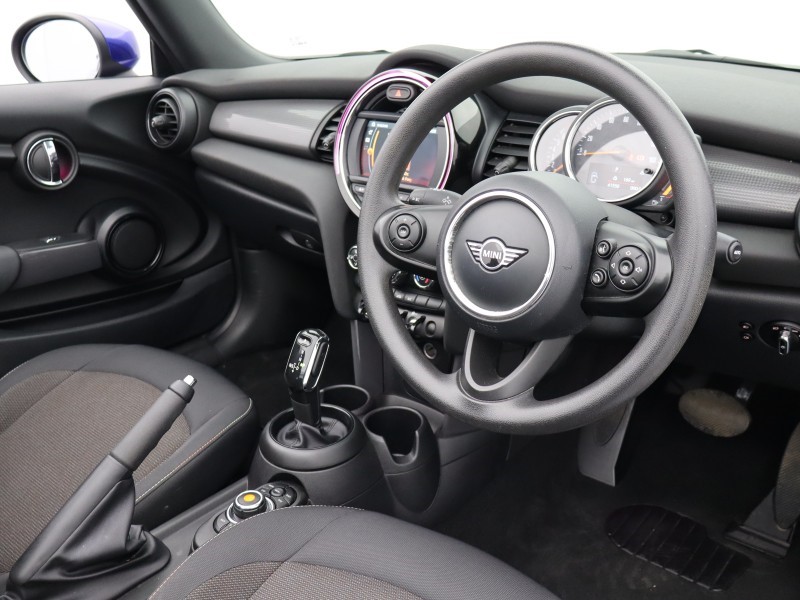 2020 (70) MINI CONVERTIBLE 1.5 Cooper Classic II 2dr Auto 5170945