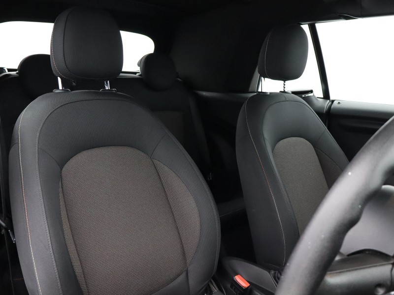 2020 (70) MINI CONVERTIBLE 1.5 Cooper Classic II 2dr Auto 5170936