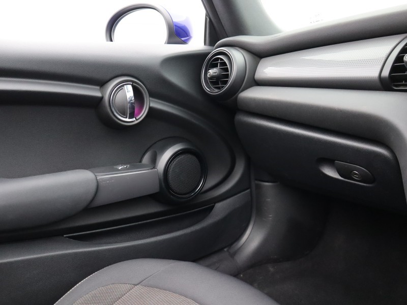 2020 (70) MINI CONVERTIBLE 1.5 Cooper Classic II 2dr Auto 5170969