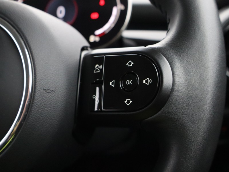 2024 (73) MINI HATCHBACK 1.5 Cooper Classic Premium 5dr Auto 5209777