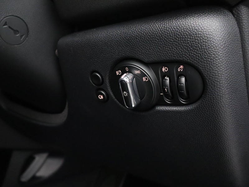 2024 (73) MINI HATCHBACK 1.5 Cooper Classic Premium 5dr Auto 5209743