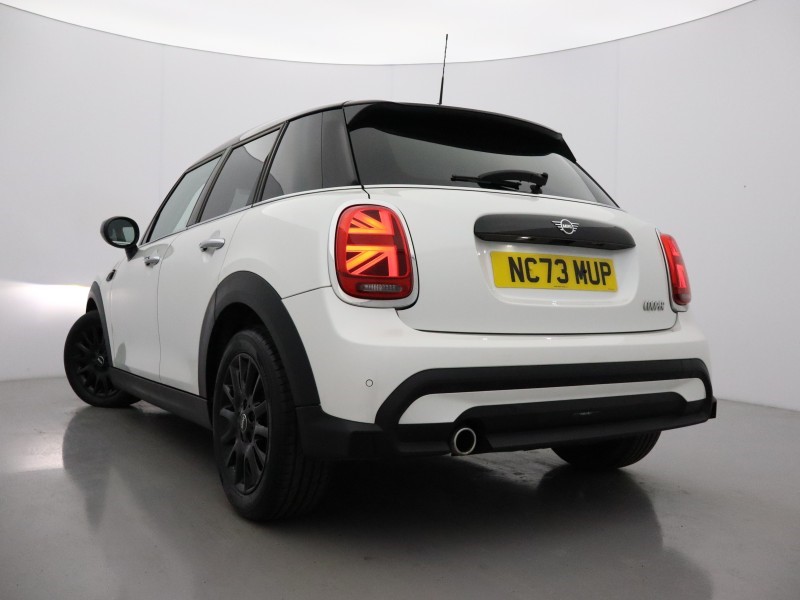 2024 (73) MINI HATCHBACK 1.5 Cooper Classic Premium 5dr Auto 5209738