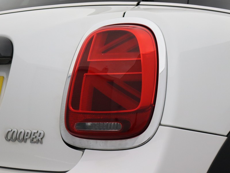 2024 (73) MINI HATCHBACK 1.5 Cooper Classic Premium 5dr Auto 5209718