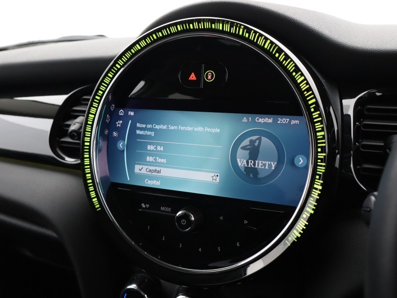 2024 (73) MINI HATCHBACK 1.5 Cooper Classic Premium 5dr Auto 5209752