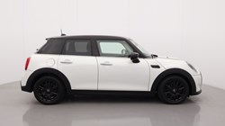2024 (73) MINI HATCHBACK 1.5 Cooper Classic Premium 5dr Auto 5209780
