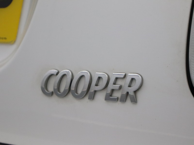 2024 (73) MINI HATCHBACK 1.5 Cooper Classic Premium 5dr Auto 5209719