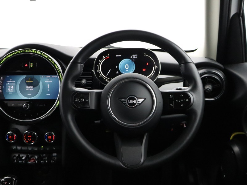 2024 (73) MINI HATCHBACK 1.5 Cooper Classic Premium 5dr Auto 5209747