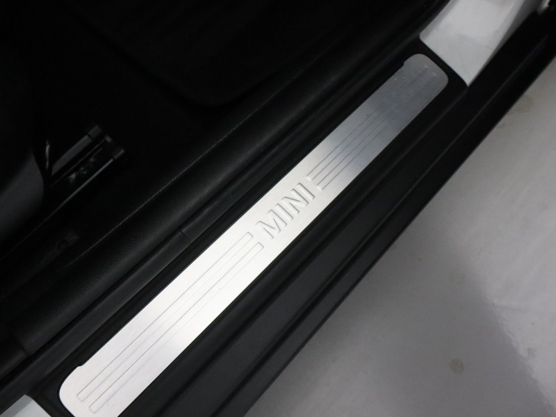 2024 (73) MINI HATCHBACK 1.5 Cooper Classic Premium 5dr Auto 5209744