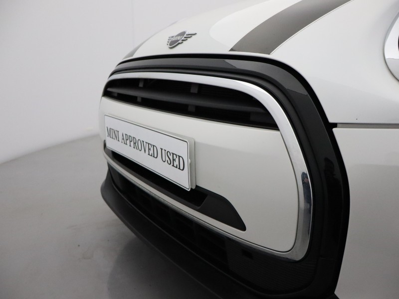 2024 (73) MINI HATCHBACK 1.5 Cooper Classic Premium 5dr Auto 5209729