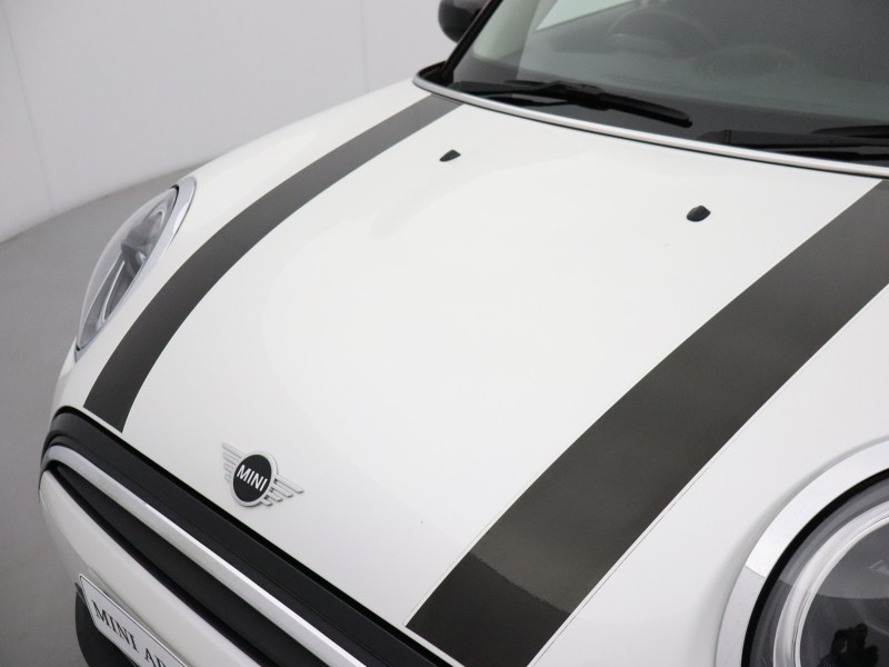2024 (73) MINI HATCHBACK 1.5 Cooper Classic Premium 5dr Auto 5209727