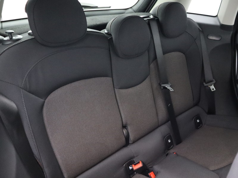 2024 (73) MINI HATCHBACK 1.5 Cooper Classic Premium 5dr Auto 5209733