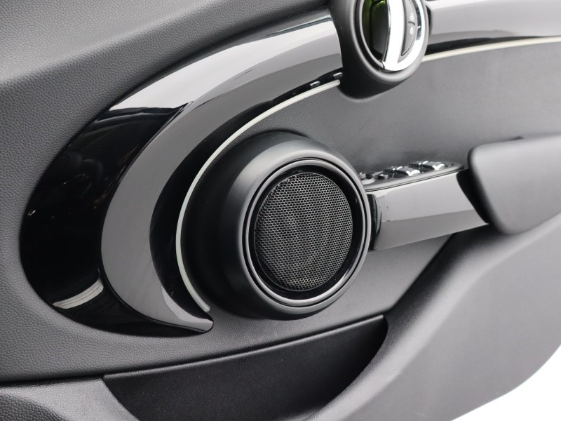 2024 (73) MINI HATCHBACK 1.5 Cooper Classic Premium 5dr Auto 5209741