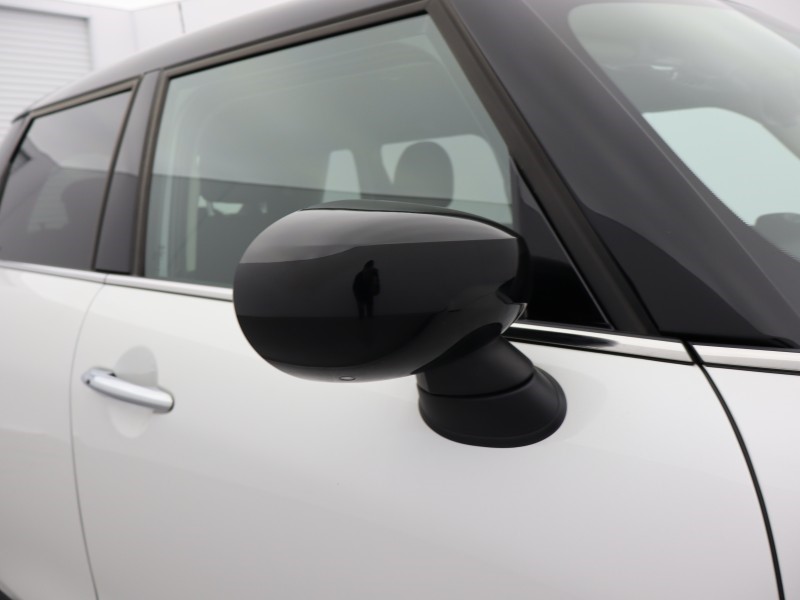 2024 (73) MINI HATCHBACK 1.5 Cooper Classic Premium 5dr Auto 5209730