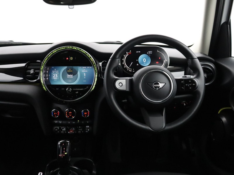 2024 (73) MINI HATCHBACK 1.5 Cooper Classic Premium 5dr Auto 5209746