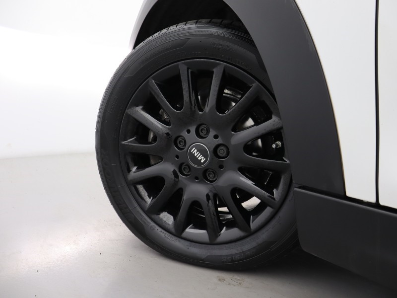 2024 (73) MINI HATCHBACK 1.5 Cooper Classic Premium 5dr Auto 5209737