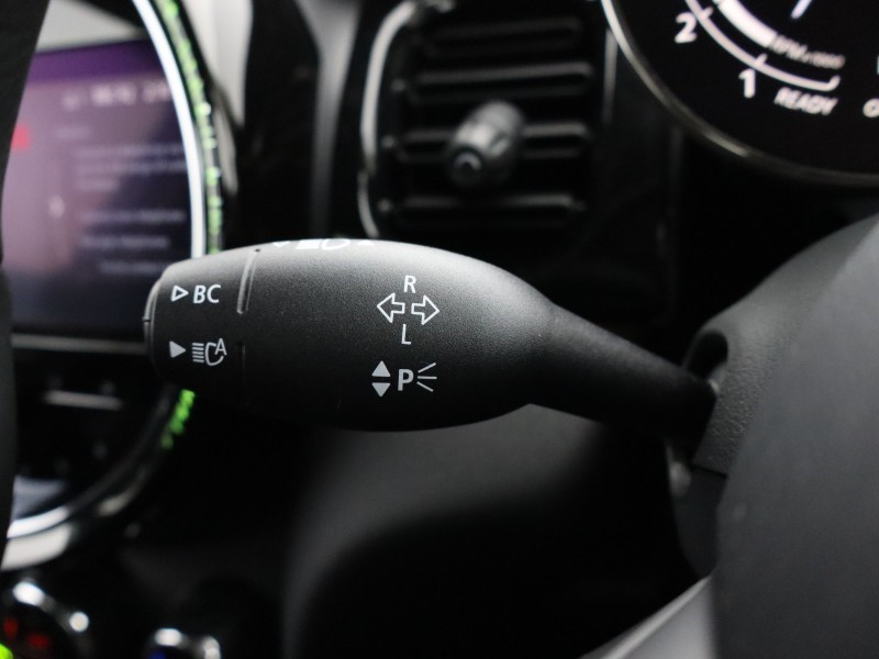 2024 (73) MINI HATCHBACK 1.5 Cooper Classic Premium 5dr Auto 5209779