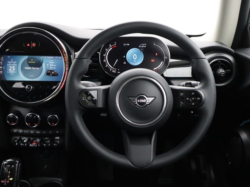 2024 (73) MINI HATCHBACK 1.5 Cooper Classic 3dr Auto 5210096