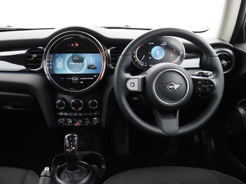 2024 (73) MINI HATCHBACK 1.5 Cooper Classic 3dr Auto 5210095