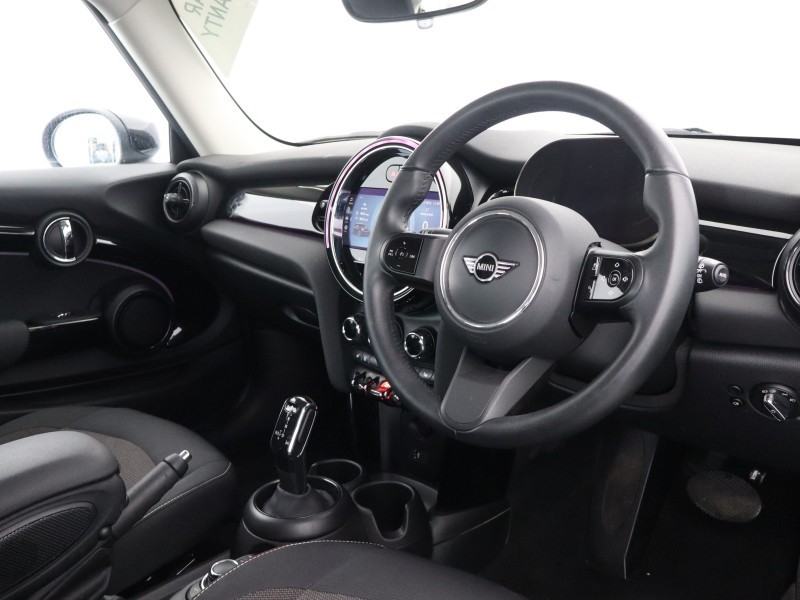 2023 (72) MINI HATCHBACK 1.5 Cooper Classic 3dr Auto 5549874