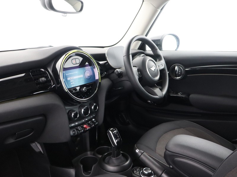 2023 (72) MINI HATCHBACK 1.5 Cooper Classic 3dr Auto 5549875