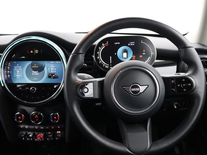 2023 (72) MINI HATCHBACK 1.5 Cooper Classic 3dr Auto 5262430