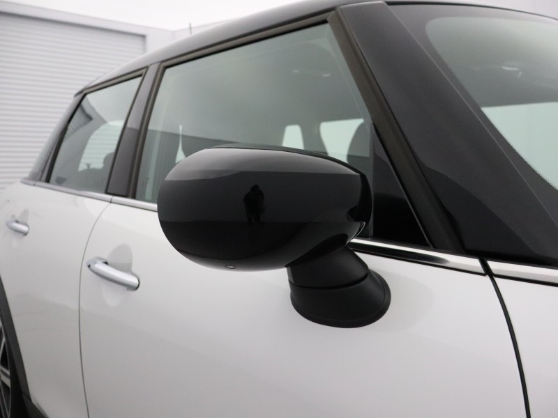 2024 (24) MINI HATCHBACK 1.5 Cooper Exclusive Premium 5dr Auto 5212069